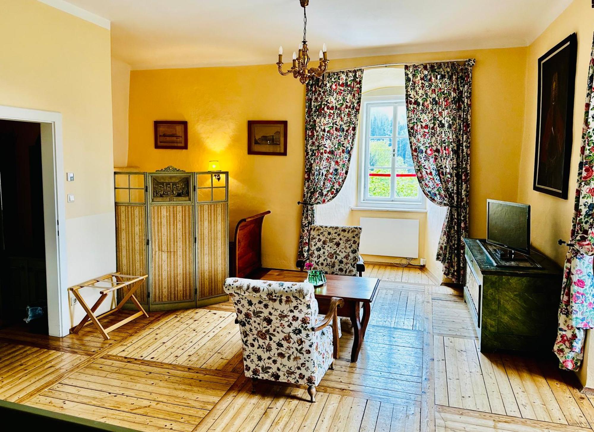 Schloss Moosburg Gaestehaus 외부 사진